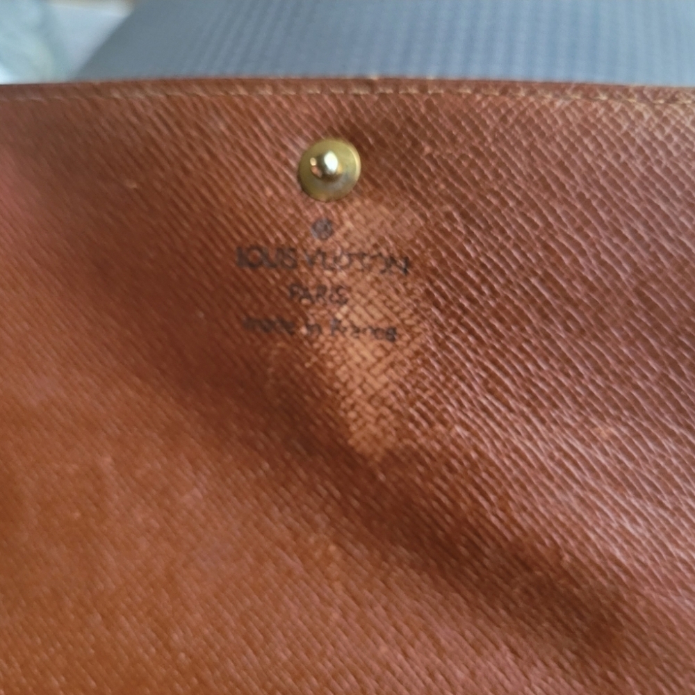 Louis Vuitton Monogram Holder in Brown and Gold - Picture 3 of 10